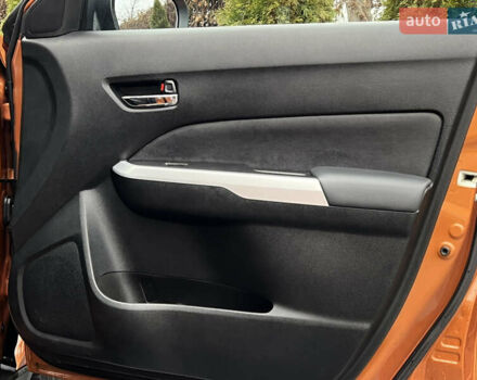 Оранжевый Сузуки Витара, объемом двигателя 1.37 л и пробегом 118 тыс. км за 16000 $, фото 26 на Automoto.ua