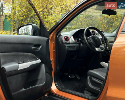 Помаранчевий Сузукі Вітара, об'ємом двигуна 1.37 л та пробігом 118 тис. км за 16400 $, фото 16 на Automoto.ua