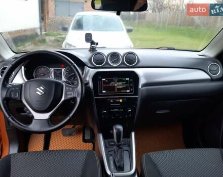 Помаранчевий Сузукі Вітара, об'ємом двигуна 1.59 л та пробігом 128 тис. км за 17200 $, фото 7 на Automoto.ua