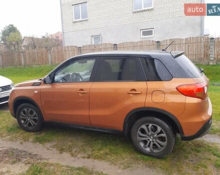 Помаранчевий Сузукі Вітара, об'ємом двигуна 1.59 л та пробігом 128 тис. км за 17200 $, фото 5 на Automoto.ua