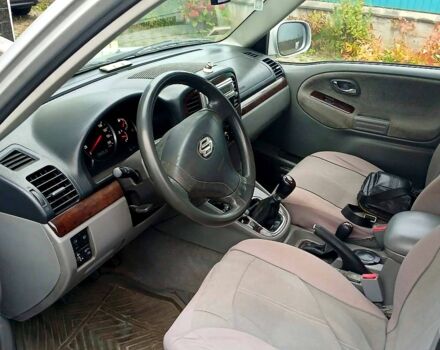 Серый Сузуки ХЛ7, объемом двигателя 2.7 л и пробегом 338 тыс. км за 5840 $, фото 6 на Automoto.ua