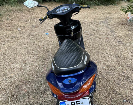 Синий Сузуки Address V125, объемом двигателя 0.12 л и пробегом 48 тыс. км за 1332 $, фото 2 на Automoto.ua