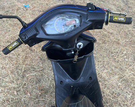 Синий Сузуки Address V125, объемом двигателя 0.12 л и пробегом 48 тыс. км за 1332 $, фото 5 на Automoto.ua