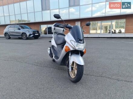 Сузуки Avenis 150 2002 в Киеве на Automoto.ua Серый Сузуки Avenis 150, объемом двигателя 0 л и пробегом 15 тыс. км за 1350 $, фото 1 на Automoto.ua
