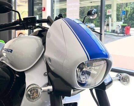 Белый Сузуки Boulevard M109R, объемом двигателя 1.8 л и пробегом 11 тыс. км за 15000 $, фото 3 на Automoto.ua