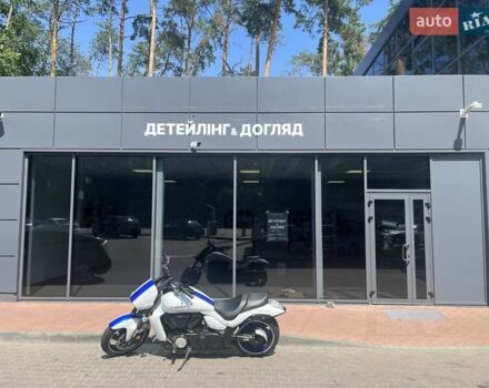 Белый Сузуки Boulevard M109R, объемом двигателя 1.8 л и пробегом 11 тыс. км за 15000 $, фото 11 на Automoto.ua