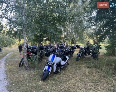 Белый Сузуки Boulevard M109R, объемом двигателя 1.8 л и пробегом 11 тыс. км за 15000 $, фото 5 на Automoto.ua