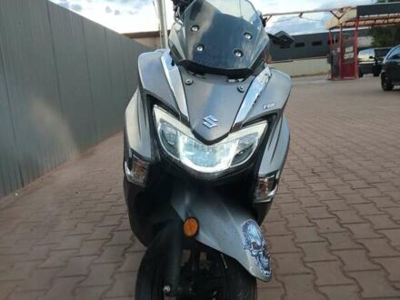 Сузуки Burgman 125 2012 в Кривом Роге на Automoto.ua Серый Сузуки Burgman 125, объемом двигателя 0.13 л и пробегом 23 тыс. км за 1700 $, фото 1 на Automoto.ua
