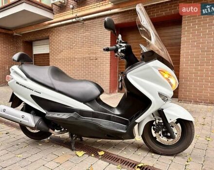 Белый Сузуки Burgman 200, объемом двигателя 0.2 л и пробегом 51 тыс. км за 2100 $, фото 3 на Automoto.ua