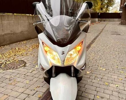Белый Сузуки Burgman 200, объемом двигателя 0.2 л и пробегом 51 тыс. км за 2100 $, фото 1 на Automoto.ua