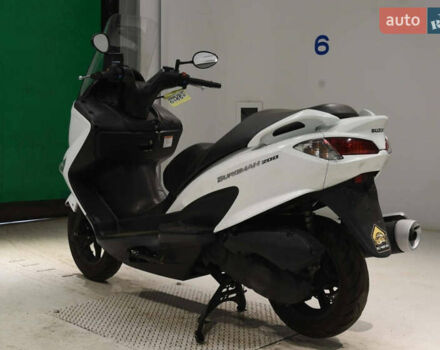 Белый Сузуки Burgman 200, объемом двигателя 0 л и пробегом 33 тыс. км за 2300 $, фото 2 на Automoto.ua