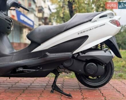 Белый Сузуки Burgman 200, объемом двигателя 0.2 л и пробегом 33 тыс. км за 2300 $, фото 5 на Automoto.ua