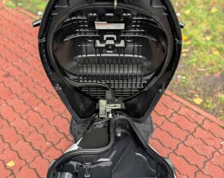 Белый Сузуки Burgman 200, объемом двигателя 0.2 л и пробегом 33 тыс. км за 2300 $, фото 8 на Automoto.ua