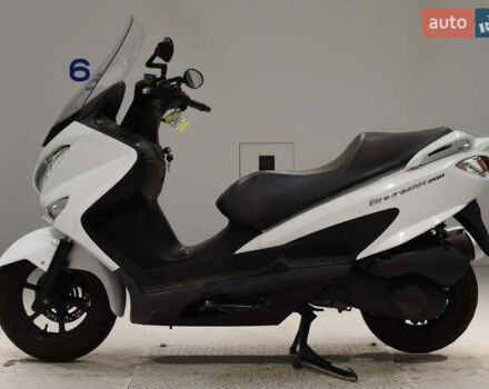 Белый Сузуки Burgman 200, объемом двигателя 0 л и пробегом 33 тыс. км за 2300 $, фото 3 на Automoto.ua