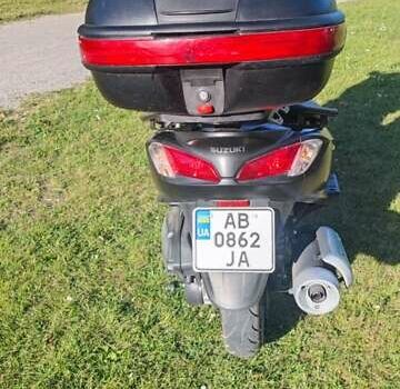 Черный Сузуки Burgman 200, объемом двигателя 0 л и пробегом 43 тыс. км за 2000 $, фото 7 на Automoto.ua