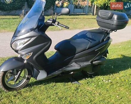 Черный Сузуки Burgman 200, объемом двигателя 0 л и пробегом 43 тыс. км за 2000 $, фото 20 на Automoto.ua