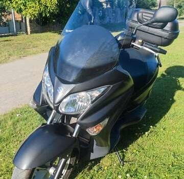 Черный Сузуки Burgman 200, объемом двигателя 0 л и пробегом 43 тыс. км за 2000 $, фото 2 на Automoto.ua