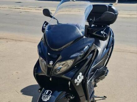 Сузукі Burgman 400 2009 у Одесі на Automoto.ua Чорний Сузукі Burgman 400, об'ємом двигуна 0.4 л та пробігом 47 тис. км за 3000 $, фото 1 на Automoto.ua