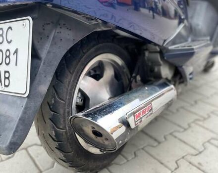 Синий Сузуки Burgman 400, объемом двигателя 0 л и пробегом 70 тыс. км за 2000 $, фото 8 на Automoto.ua