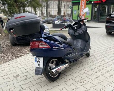 Синий Сузуки Burgman 400, объемом двигателя 0 л и пробегом 70 тыс. км за 2000 $, фото 4 на Automoto.ua