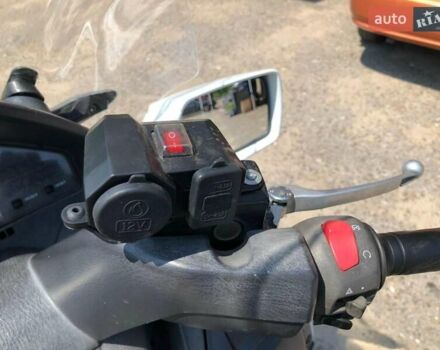 Белый Сузуки Burgman AN 650, объемом двигателя 0.6 л и пробегом 52 тыс. км за 3200 $, фото 12 на Automoto.ua