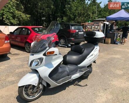 Белый Сузуки Burgman AN 650, объемом двигателя 0.6 л и пробегом 52 тыс. км за 3200 $, фото 3 на Automoto.ua
