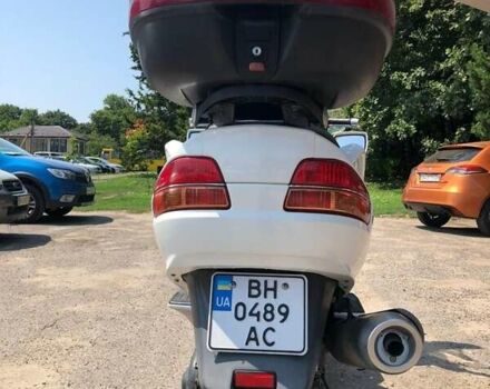 Белый Сузуки Burgman AN 650, объемом двигателя 0.6 л и пробегом 52 тыс. км за 3200 $, фото 2 на Automoto.ua