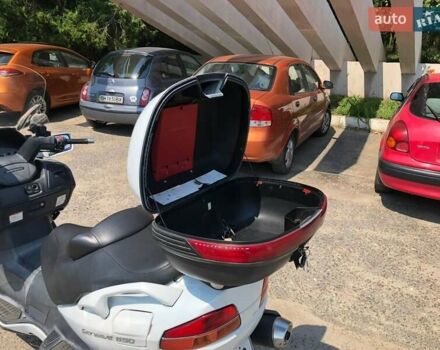 Белый Сузуки Burgman AN 650, объемом двигателя 0.6 л и пробегом 52 тыс. км за 3200 $, фото 11 на Automoto.ua