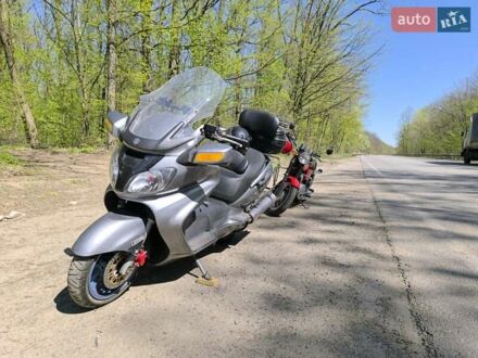 Сузукі Burgman AN 650 2006 у Харкові на Automoto.ua Сірий Сузукі Burgman AN 650, об'ємом двигуна 0.65 л та пробігом 40 тис. км за 3900 $, фото 1 на Automoto.ua