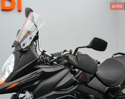Черный Сузуки DL 650, объемом двигателя 0.65 л и пробегом 12 тыс. км за 9605 $, фото 5 на Automoto.ua