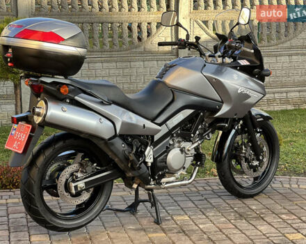 Серый Сузуки DL 650, объемом двигателя 0.65 л и пробегом 32 тыс. км за 5750 $, фото 14 на Automoto.ua