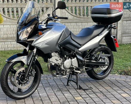 Серый Сузуки DL 650, объемом двигателя 0.65 л и пробегом 32 тыс. км за 5750 $, фото 35 на Automoto.ua