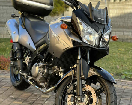 Серый Сузуки DL 650, объемом двигателя 0.65 л и пробегом 32 тыс. км за 5750 $, фото 2 на Automoto.ua