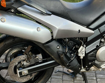 Серый Сузуки DL 650, объемом двигателя 0.65 л и пробегом 32 тыс. км за 5750 $, фото 12 на Automoto.ua