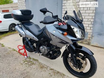 Сузукі DL 650 2007 у Кременчуге на Automoto.ua Сірий Сузукі DL 650, об'ємом двигуна 0.65 л та пробігом 30 тис. км за 4999 $, фото 1 на Automoto.ua