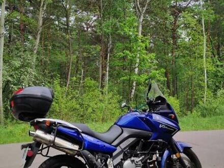 Сузуки DL 650 2005 в Мирноград (Димитров) на Automoto.ua Синий Сузуки DL 650, объемом двигателя 0 л и пробегом 30 тыс. км за 4800 $, фото 1 на Automoto.ua