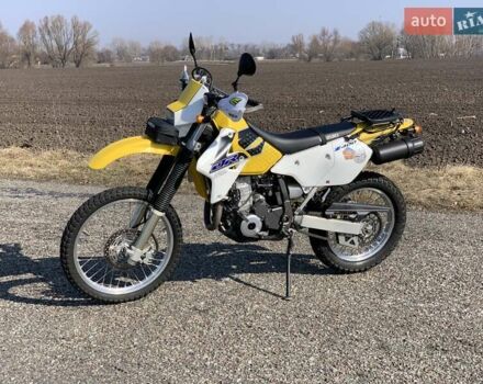 Желтый Сузуки DR-Z 400, объемом двигателя 0.4 л и пробегом 10 тыс. км за 8200 $, фото 1 на Automoto.ua