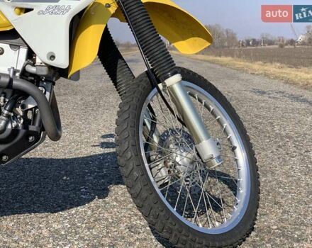 Желтый Сузуки DR-Z 400, объемом двигателя 0.4 л и пробегом 10 тыс. км за 8200 $, фото 25 на Automoto.ua