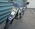 Белый Сузуки DR-Z 400SM, объемом двигателя 0.4 л и пробегом 12 тыс. км за 6900 $, фото 2 на Automoto.ua