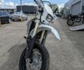 Белый Сузуки DR-Z 400SM, объемом двигателя 0 л и пробегом 3 тыс. км за 6599 $, фото 2 на Automoto.ua