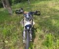 Белый Сузуки DR-Z 400SM, объемом двигателя 0.4 л и пробегом 12 тыс. км за 6400 $, фото 9 на Automoto.ua