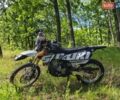 Белый Сузуки DR-Z 400SM, объемом двигателя 0.4 л и пробегом 12 тыс. км за 6400 $, фото 17 на Automoto.ua