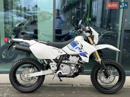 Сузукі DR-Z 400SM 2022 у Рівному на Automoto.ua Білий Сузукі DR-Z 400SM, об'ємом двигуна 0.4 л та пробігом 1 тис. км за 7599 $, фото 1 на Automoto.ua