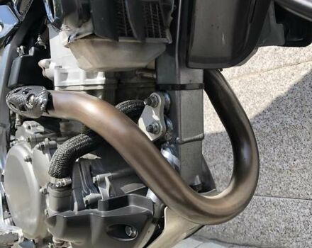 Черный Сузуки DR-Z 400SM, объемом двигателя 0.4 л и пробегом 75 тыс. км за 5200 $, фото 7 на Automoto.ua