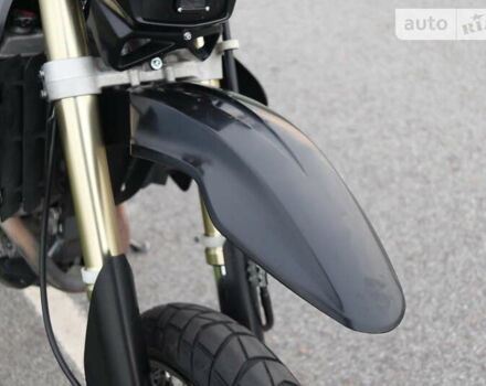 Черный Сузуки DR-Z 400SM, объемом двигателя 0.4 л и пробегом 37 тыс. км за 5000 $, фото 17 на Automoto.ua