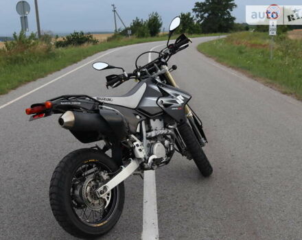 Черный Сузуки DR-Z 400SM, объемом двигателя 0.4 л и пробегом 37 тыс. км за 5000 $, фото 2 на Automoto.ua