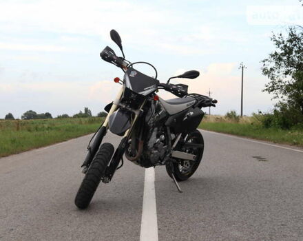 Черный Сузуки DR-Z 400SM, объемом двигателя 0.4 л и пробегом 37 тыс. км за 5000 $, фото 1 на Automoto.ua