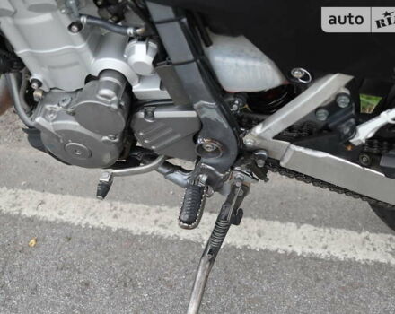 Черный Сузуки DR-Z 400SM, объемом двигателя 0.4 л и пробегом 37 тыс. км за 5000 $, фото 10 на Automoto.ua
