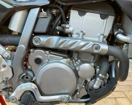 Черный Сузуки DR-Z 400SM, объемом двигателя 0.4 л и пробегом 23 тыс. км за 5200 $, фото 9 на Automoto.ua