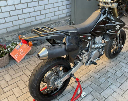 Черный Сузуки DR-Z 400SM, объемом двигателя 0.4 л и пробегом 23 тыс. км за 5200 $, фото 5 на Automoto.ua